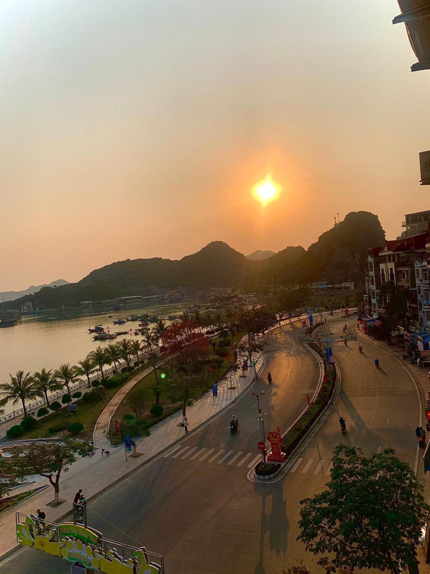Thu Ha Sea View Hotel Dong Khe Sau Екстер'єр фото