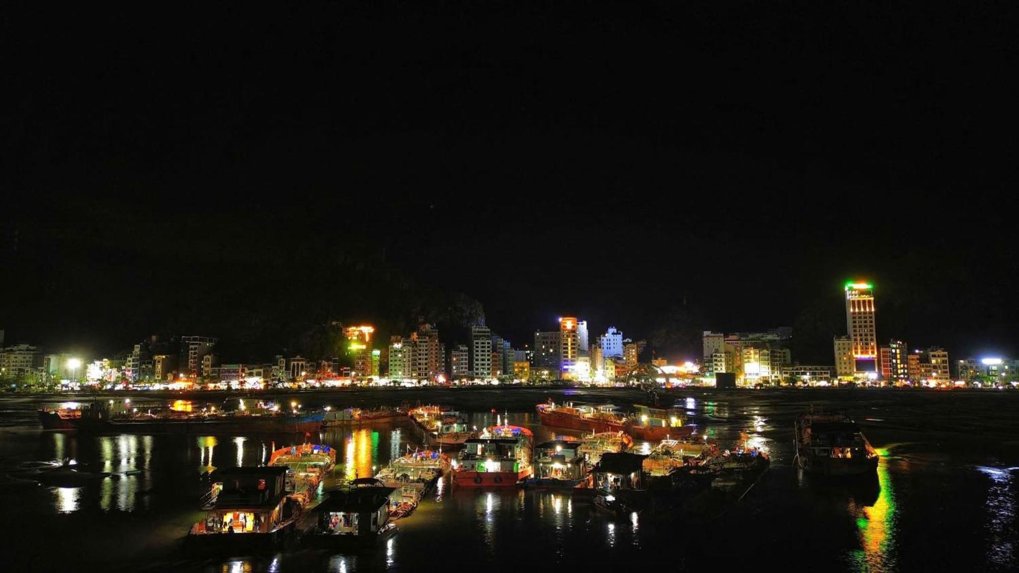 Thu Ha Sea View Hotel Dong Khe Sau Екстер'єр фото